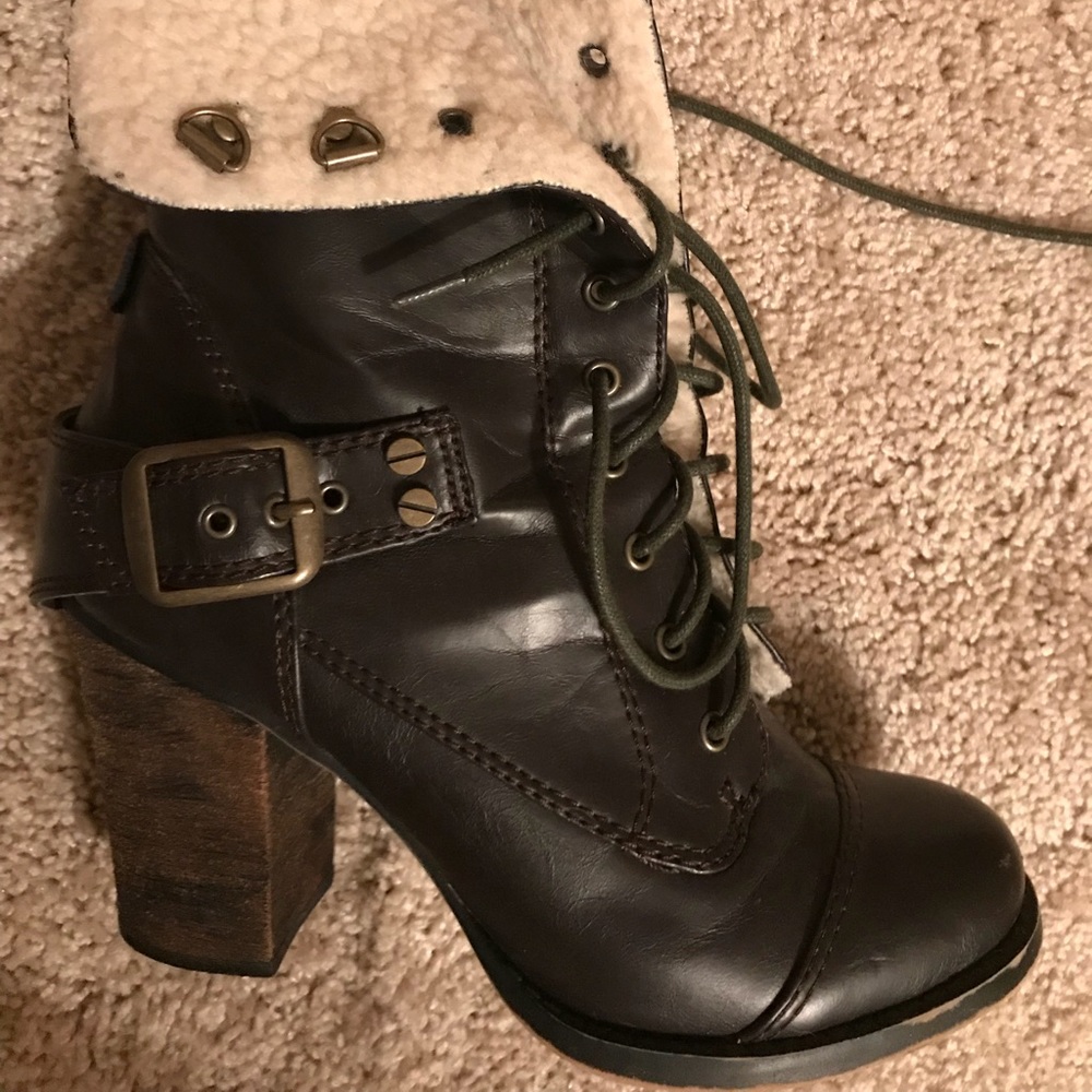 Boots - Picture 5 of 5